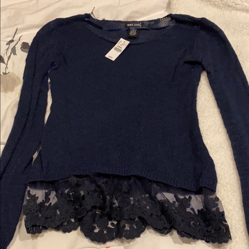 2 sweaters! - Picture 4 of 7